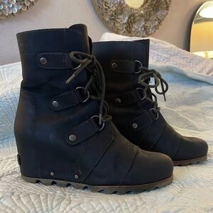 Sorel Joan of Arctic II Boot Womens Size 8 Black Wedge Lace Up Bootie